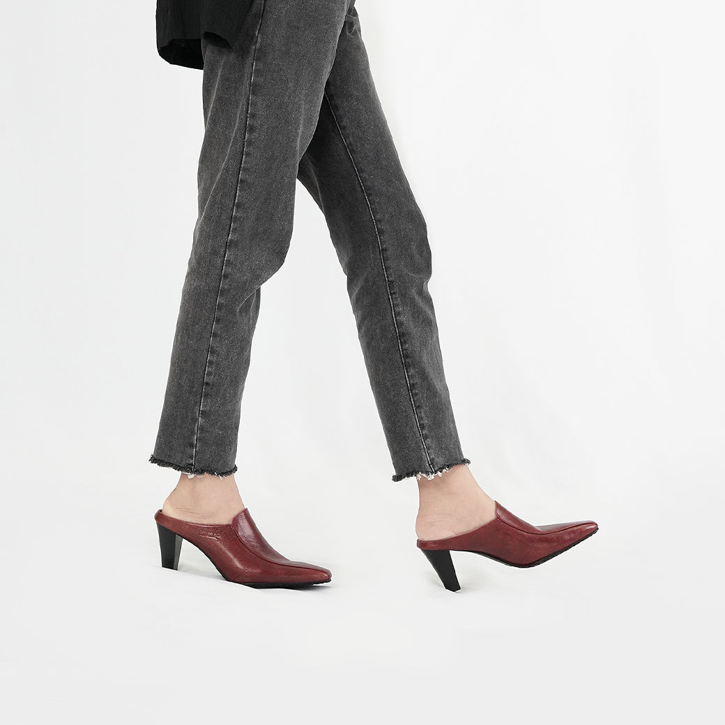 Pierre Cardin Muse ស្បែកជើងកែងខ្ពស់ពណ៌ក្រហម ម៉ូដែល 23SC302