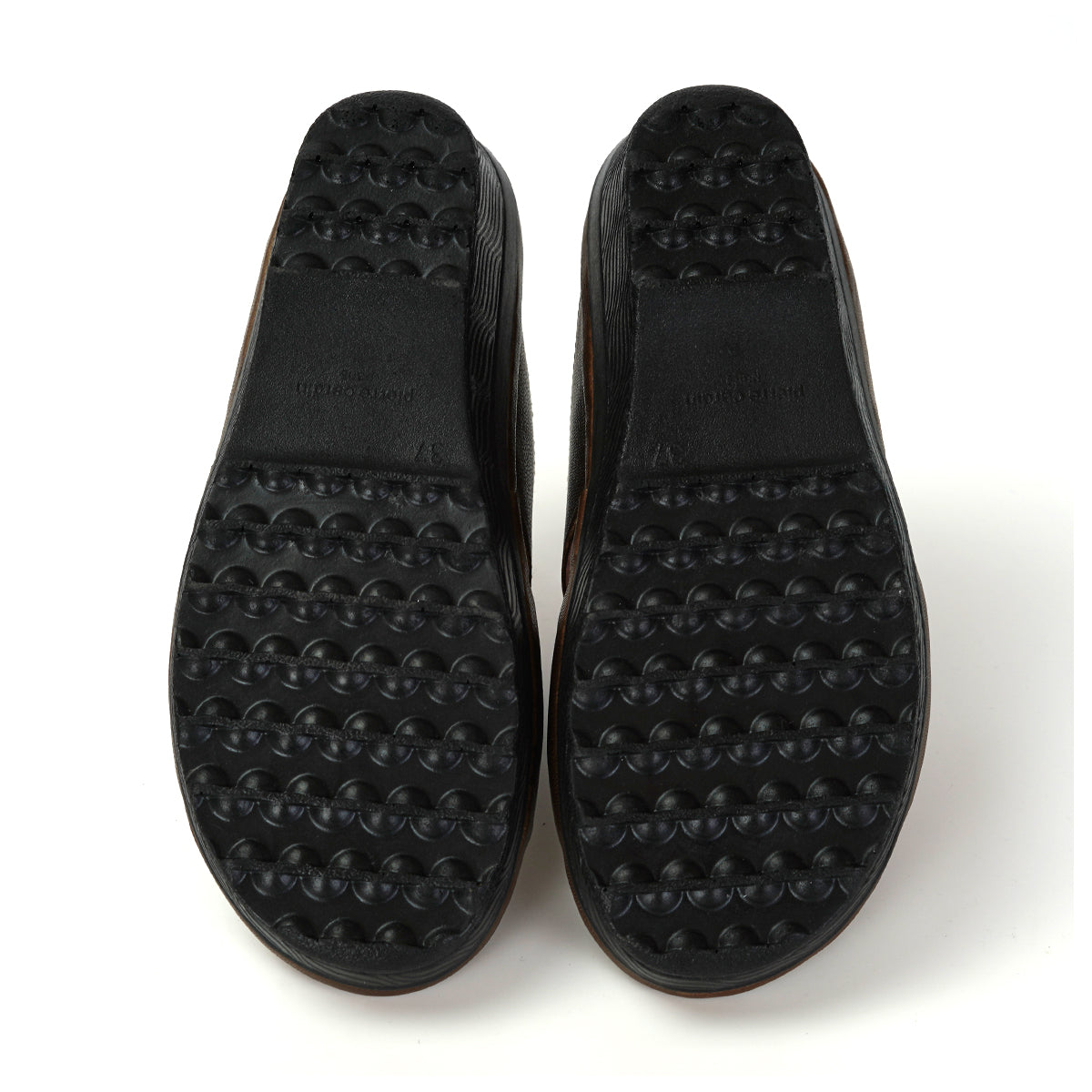 ស្បែកជើងនារី Pierre Cardin ស្បែកពិតប្រាកដ ទន់ស្រួលពាក់ ស្ទីលរអិល/មានខ្សែ ពណ៌ត្នោតខ្ចី ម៉ូដែល 21SS244