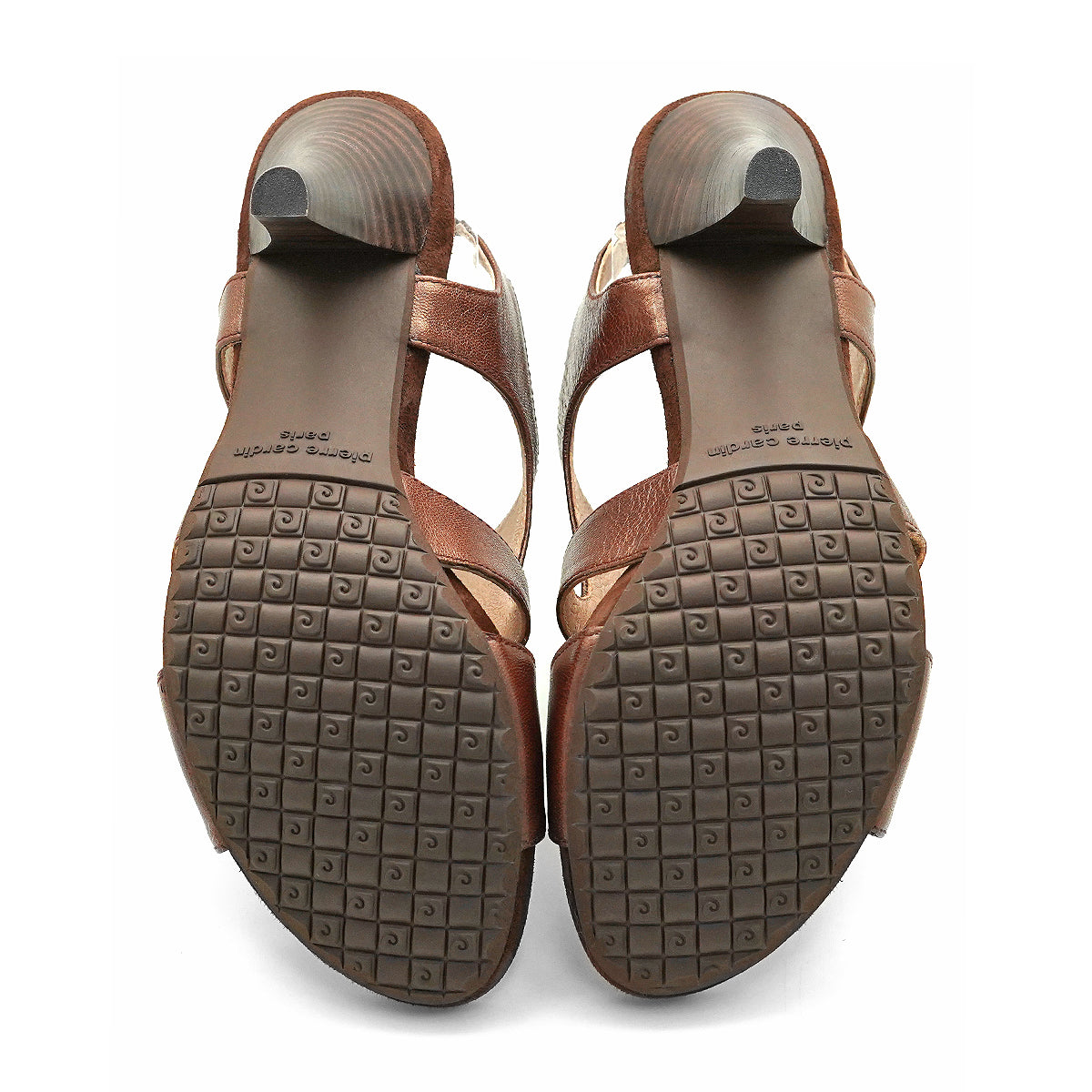 ស្បែកជើងកែងខ្ពស់របស់ស្ត្រី Pierre Cardin ទន់ស្រួលពាក់ ផលិតពីស្បែកពិតប្រាកដ ពណ៌សំរិទ្ធ-មាស ម៉ូដែល 21SS256