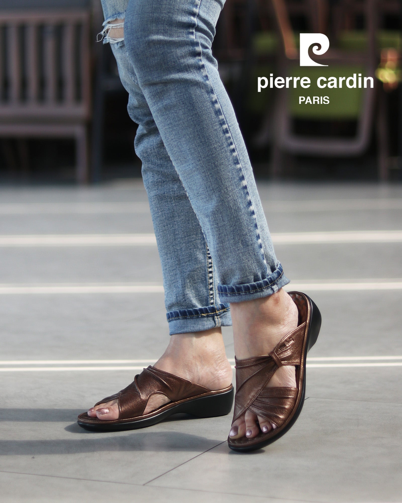 ស្បែកជើងសុខភាពនារី Pierre Cardin ទន់ស្រួលពាក់ ផលិតពីស្បែកពិតប្រាកដ ប្រផេះ ម៉ូដែល 23SS294