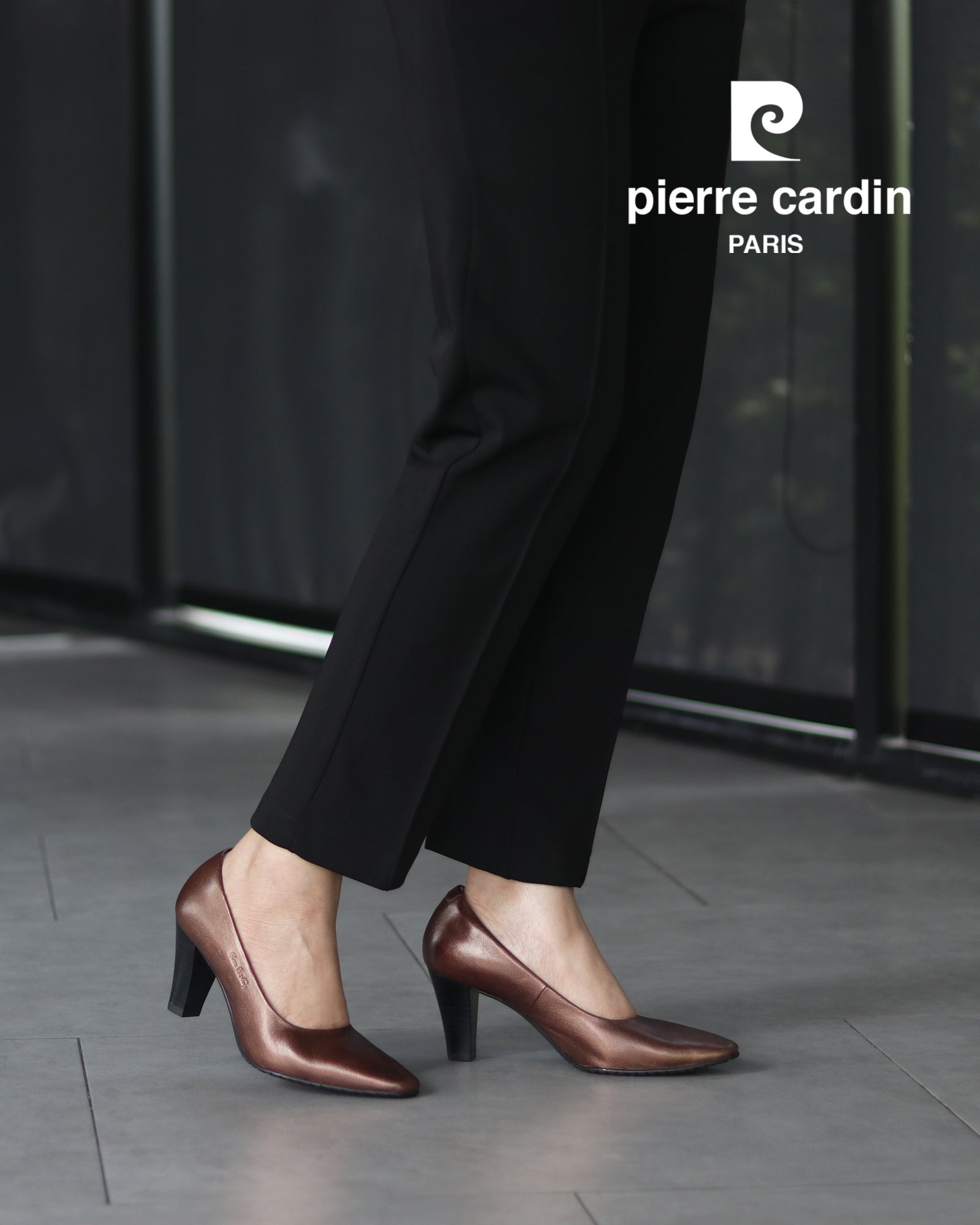 ស្បែកជើងកែងជើងនារី Pierre Cardin ទន់ស្រួលពាក់ ផលិតពីស្បែកសុទ្ធ សំរិទ្ធមាស ទំហំ 23WD314