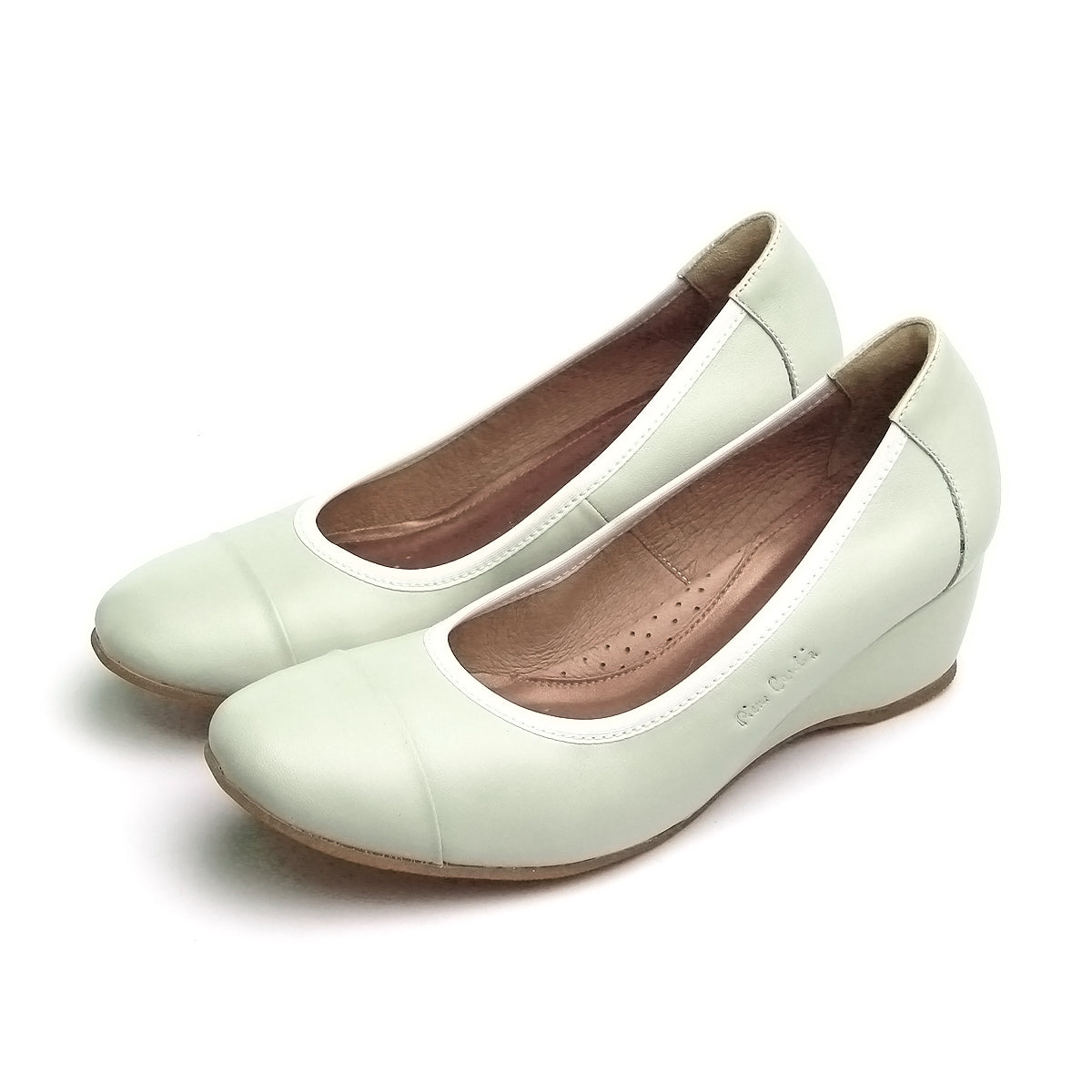 ស្បែកជើងកែងខ្ពស់របស់ស្ត្រី Pierre Cardin ទន់ស្រួលពាក់ ផលិតពីស្បែកសុទ្ធ ពណ៌ខ្មៅ ម៉ូដែល 27WC448