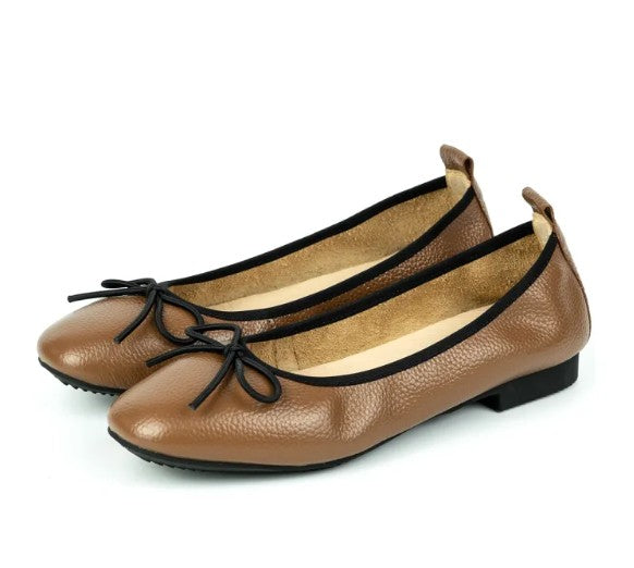 ស្បែកជើងនារី Pierre Cardin ស្បែកជើងសំប៉ែត ស្បែកជើងរាំរបាំបាឡេ ទន់ស្រួលពាក់ ផលិតពីស្បែកពិតប្រាកដ ម៉ូដែល 52AD145