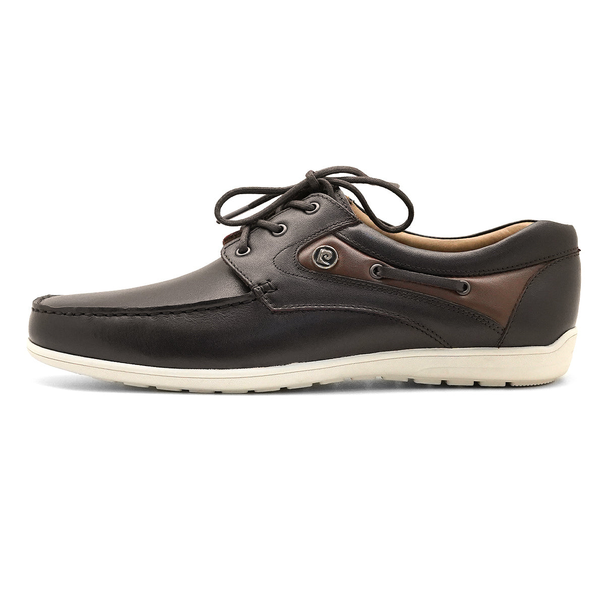 បង្កើនរូបរាងរបស់អ្នកជាមួយនឹងរូបរាងដ៏ទំនើប និងថ្លៃថ្នូរជាមួយនឹងស្បែកជើងស្បែកសុទ្ធពី Pierre Cardin ម៉ូដែល 71EC138។