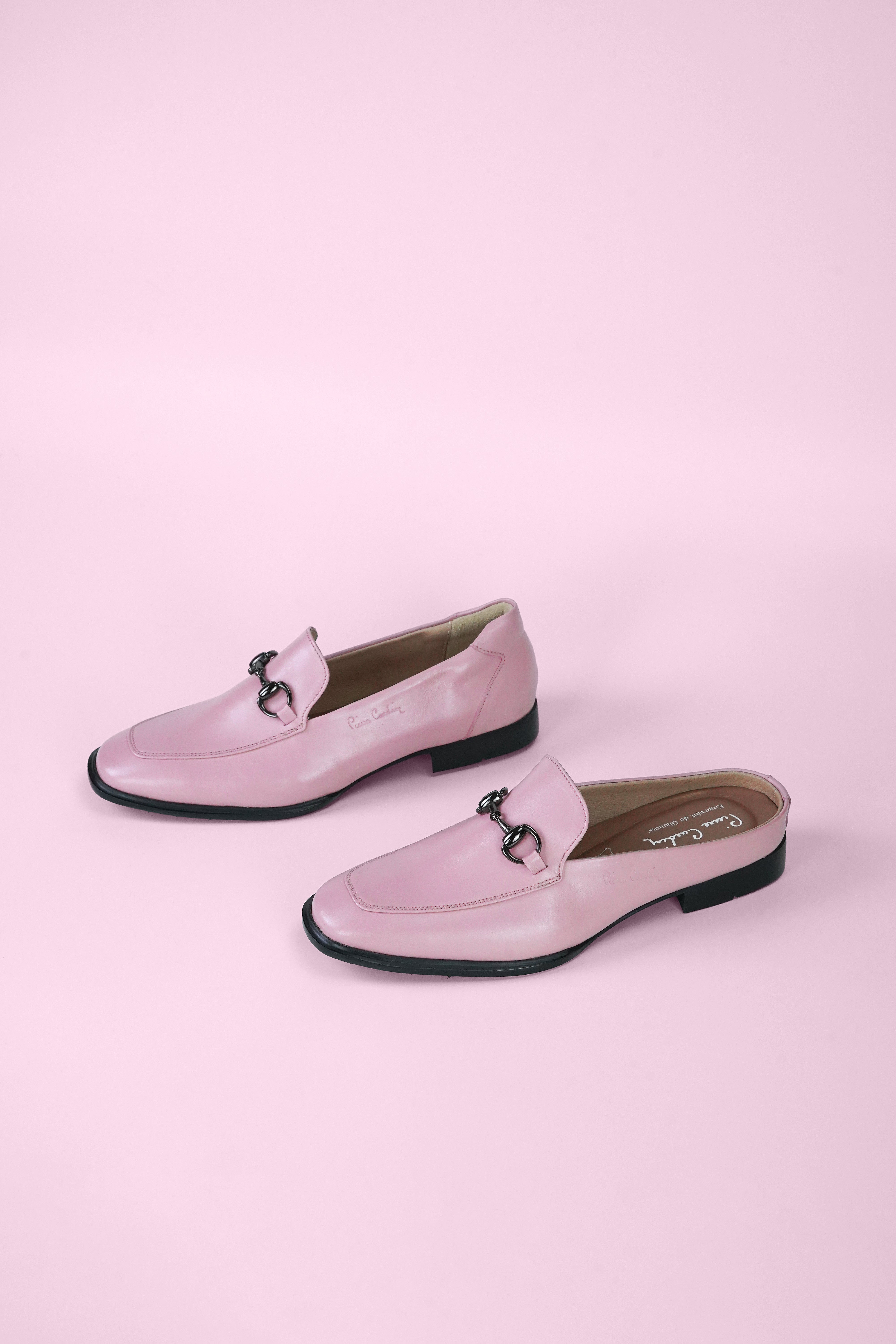 ស្បែកជើងកែងរបស់ស្ត្រី Pierre Cardin ផលិតពីស្បែកសុទ្ធ ពណ៌ខ្មៅ ម៉ូដែល 30TC113