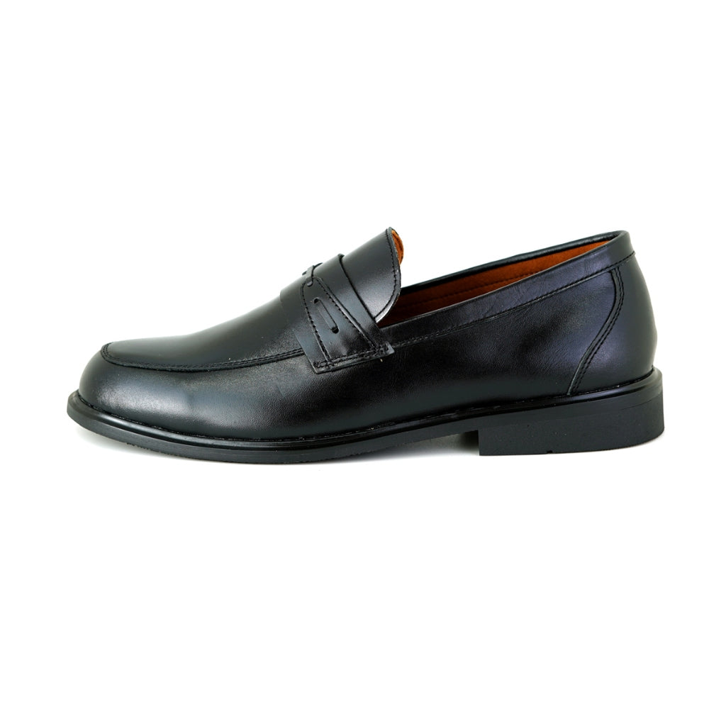 Pierre Cardin รองเท้าผู้ชาย รองเท้าโลฟเฟอร์ รองเท้าแบบสวม, นุ่มสบาย ผลิตจากหนังแท้ สีดำ รุ่น 84JC171