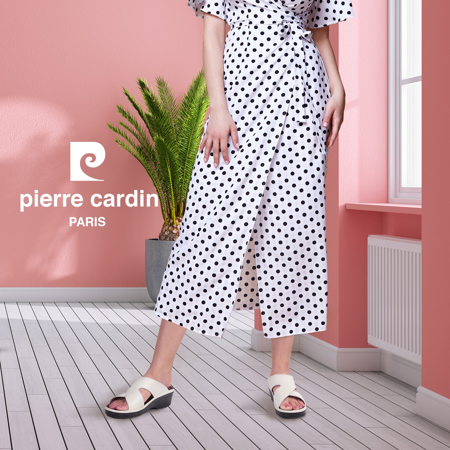 ស្បែកជើងនារី Pierre Cardin ស្បែកសុទ្ធ ទន់ស្រួលពាក់ មានខ្សែរ ពណ៌ស ម៉ូដែល 26SS409 