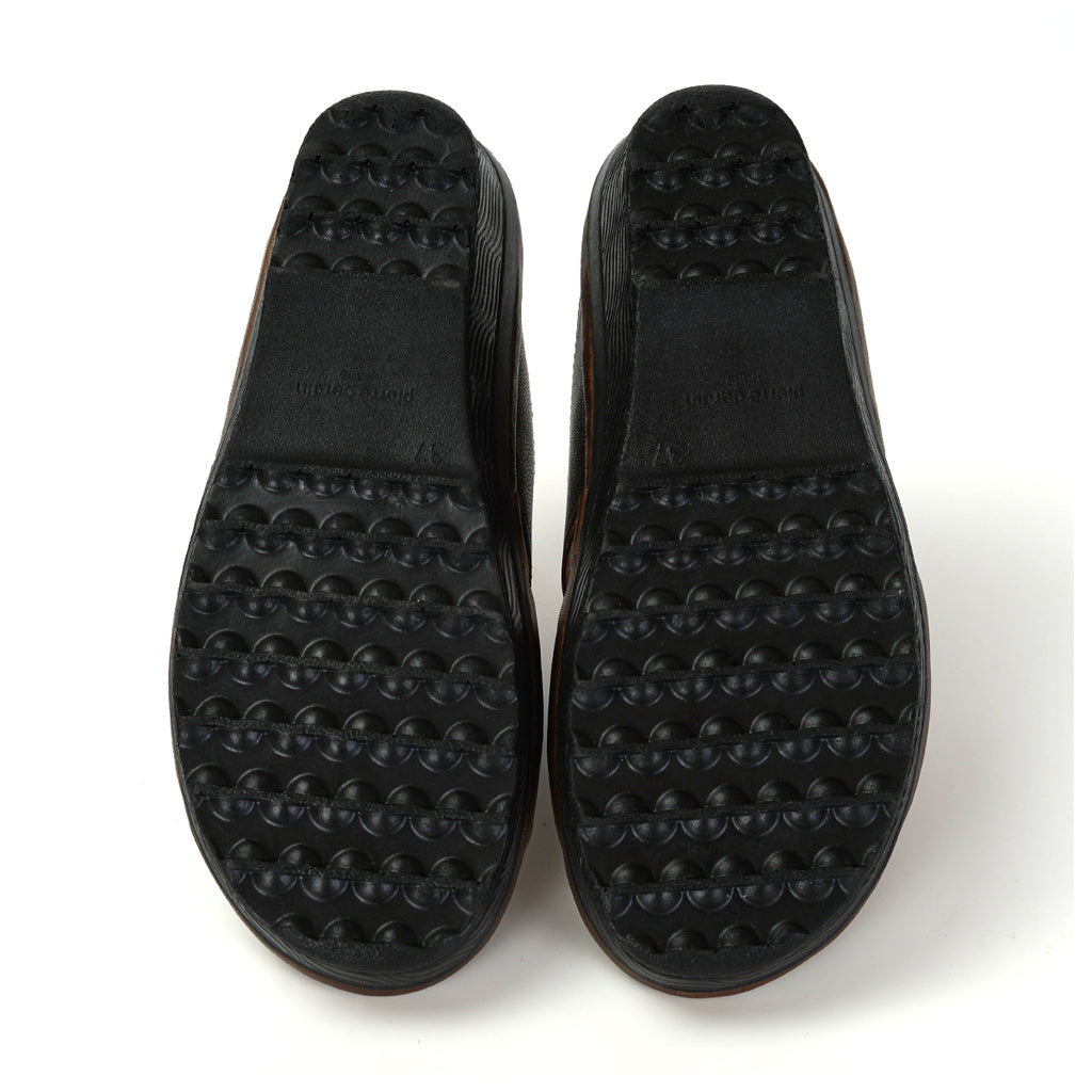 ស្បែកជើងនារី Pierre Cardin ស្បែកពិតប្រាកដ ទន់ស្រួលពាក់ ស្ទីលរអិល/មានខ្សែ ពណ៌ត្នោតខ្ចី ម៉ូដែល 21SS244 
