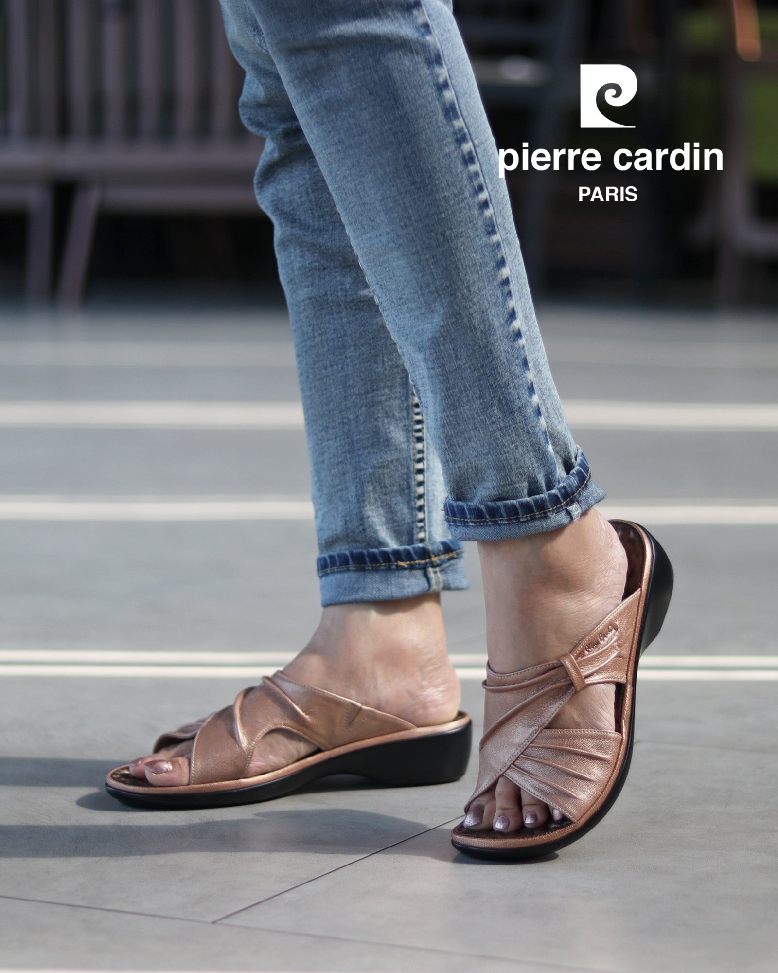 ស្បែកជើងសុខភាពនារី Pierre Cardin ទន់ស្រួលពាក់ ផលិតពីស្បែកពិតប្រាកដ ប្រផេះ ម៉ូដែល 23SS294