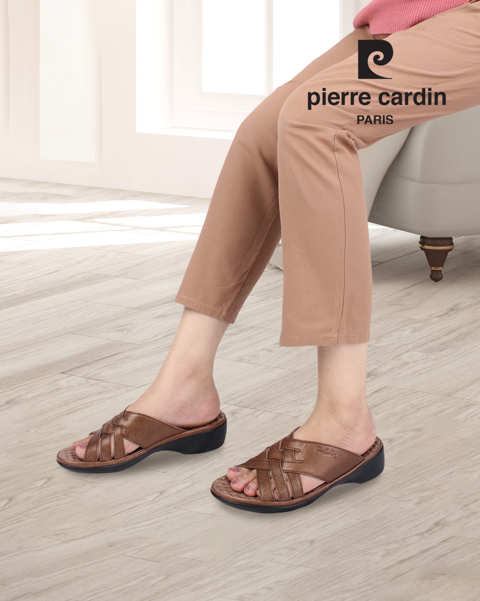 ស្បែកជើងនារី Pierre Cardin ស្បែកជើងកវែងនារី ស្បែកជើងកែងជើងរាបស្មើ ទន់ស្រួលពាក់ ផលិតពីស្បែកពិត ទំហំ 28SS158 