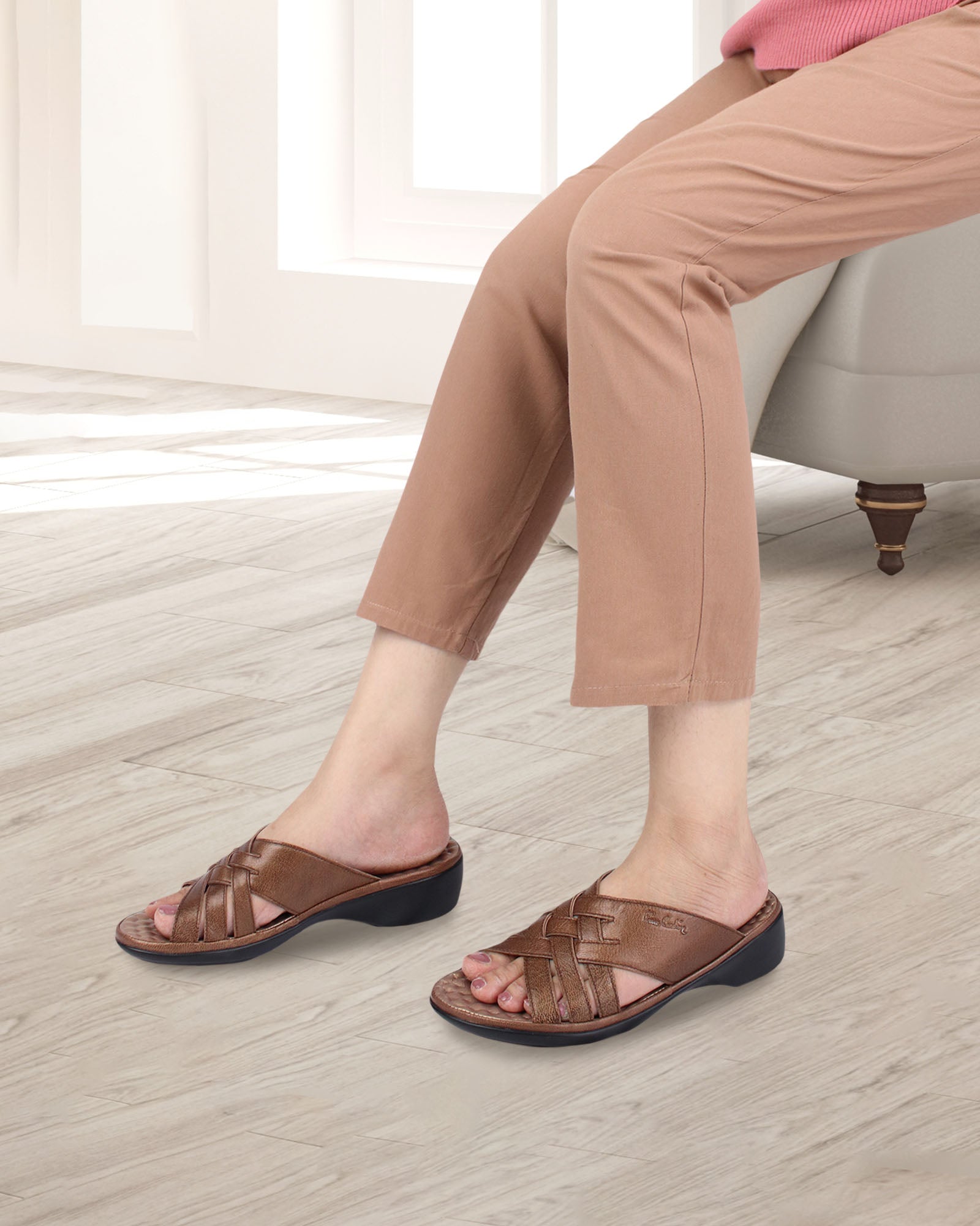 ស្បែកជើងនារី Pierre Cardin ស្បែកជើងកវែងនារី ស្បែកជើងកែងជើងរាបស្មើ ទន់ស្រួលពាក់ ផលិតពីស្បែកពិត ទំហំ 28SS158 