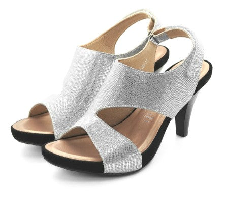 ស្បែកជើងកែងខ្ពស់របស់ស្ត្រី Pierre Cardin ទន់ស្រួលពាក់ ផលិតពីស្បែកពិតប្រាកដ ពណ៌ទឹកប្រាក់ ម៉ូដែល 24SS355 