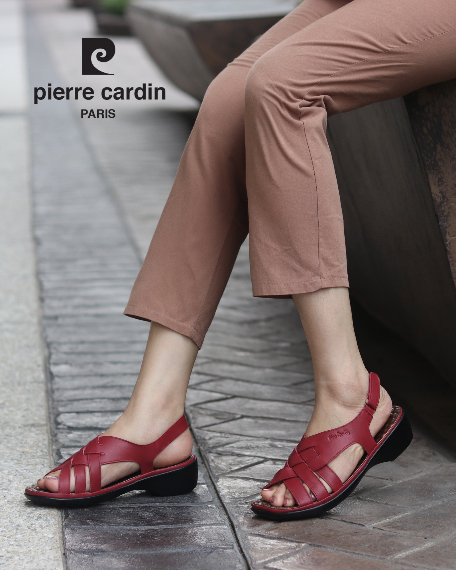 ស្បែកជើងនារី Pierre Cardin ស្បែកជើងធម្មតារបស់ស្ត្រី ស្បែកជើងកែងជើងរាបស្មើ ទន់ស្រួលពាក់ ផលិតពីស្បែកពិតប្រាកដ ពណ៌ក្រហម ទំហំ 36 37 38 39 40 ម៉ូដែល 27WS445 