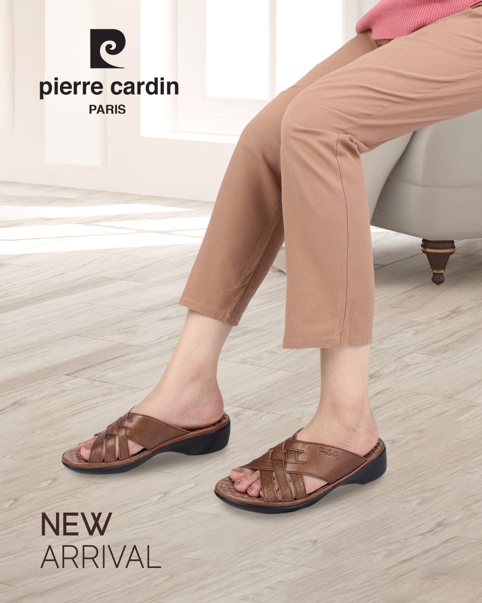 ស្បែកជើងនារី Pierre Cardin ស្បែកជើងកវែងនារី ស្បែកជើងកែងជើងរាបស្មើ ទន់ស្រួលពាក់ ផលិតពីស្បែកពិត ទំហំ 28SS158 