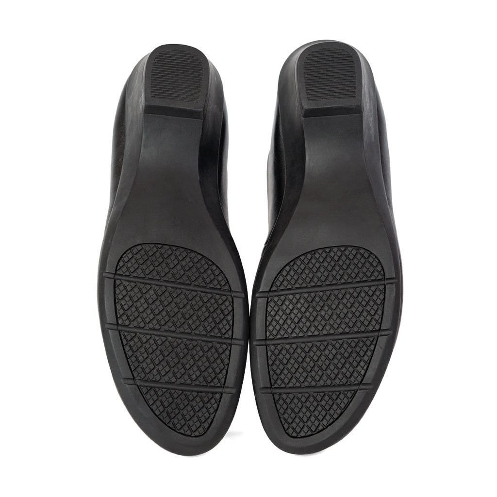 Pierre Cardin รองเท้าคัทชูผู้หญิง ส้นแบน นุ่มสบาย ผลิตจากหนังแท้ สีดำ รุ่น 52AD129