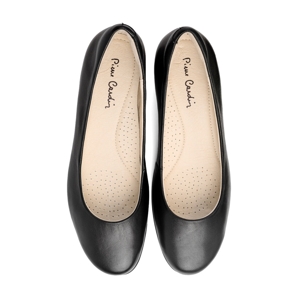 Pierre Cardin รองเท้าคัทชูผู้หญิง ส้นแบน นุ่มสบาย ผลิตจากหนังแท้ สีดำ รุ่น 52AD129