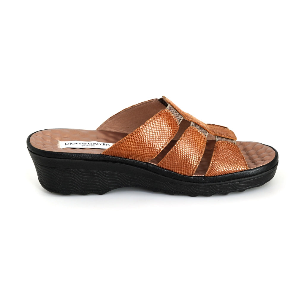[Size 36 - 42] รองเท้าแตะสตรี Pierre Cardin แบบสวม พื้นนิ่ม ใส่สบาย สีทองแดง ทรงสวย น้ำหนักเบา - 21SS246