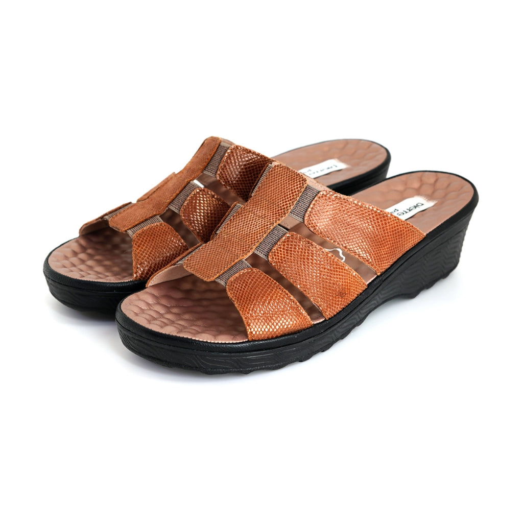 [Size 36 - 42] รองเท้าแตะสตรี Pierre Cardin แบบสวม พื้นนิ่ม ใส่สบาย สีทองแดง ทรงสวย น้ำหนักเบา - 21SS246